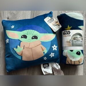 Star Wars The Mandalorian Grogu Kid’s Travel Blanket and Squishy Pillow